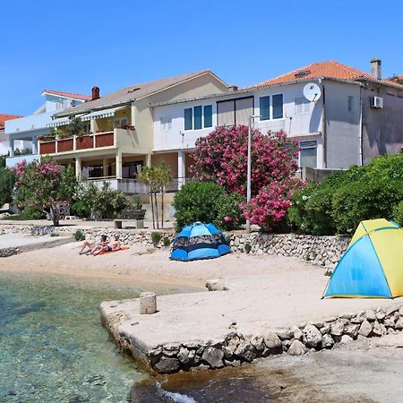 Apartments By The Sea Mandre, Pag - 3084 Kolan Zewnętrze zdjęcie