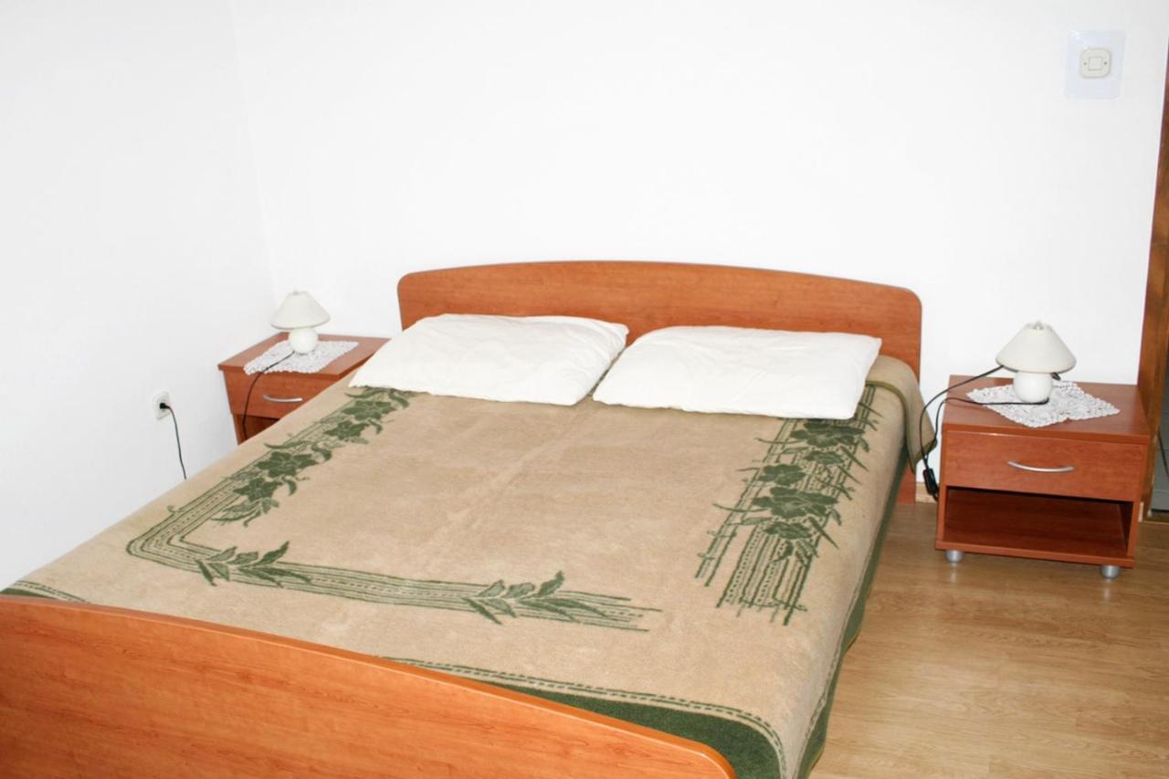 Apartments By The Sea Mandre, Pag - 3084 Kolan Zewnętrze zdjęcie