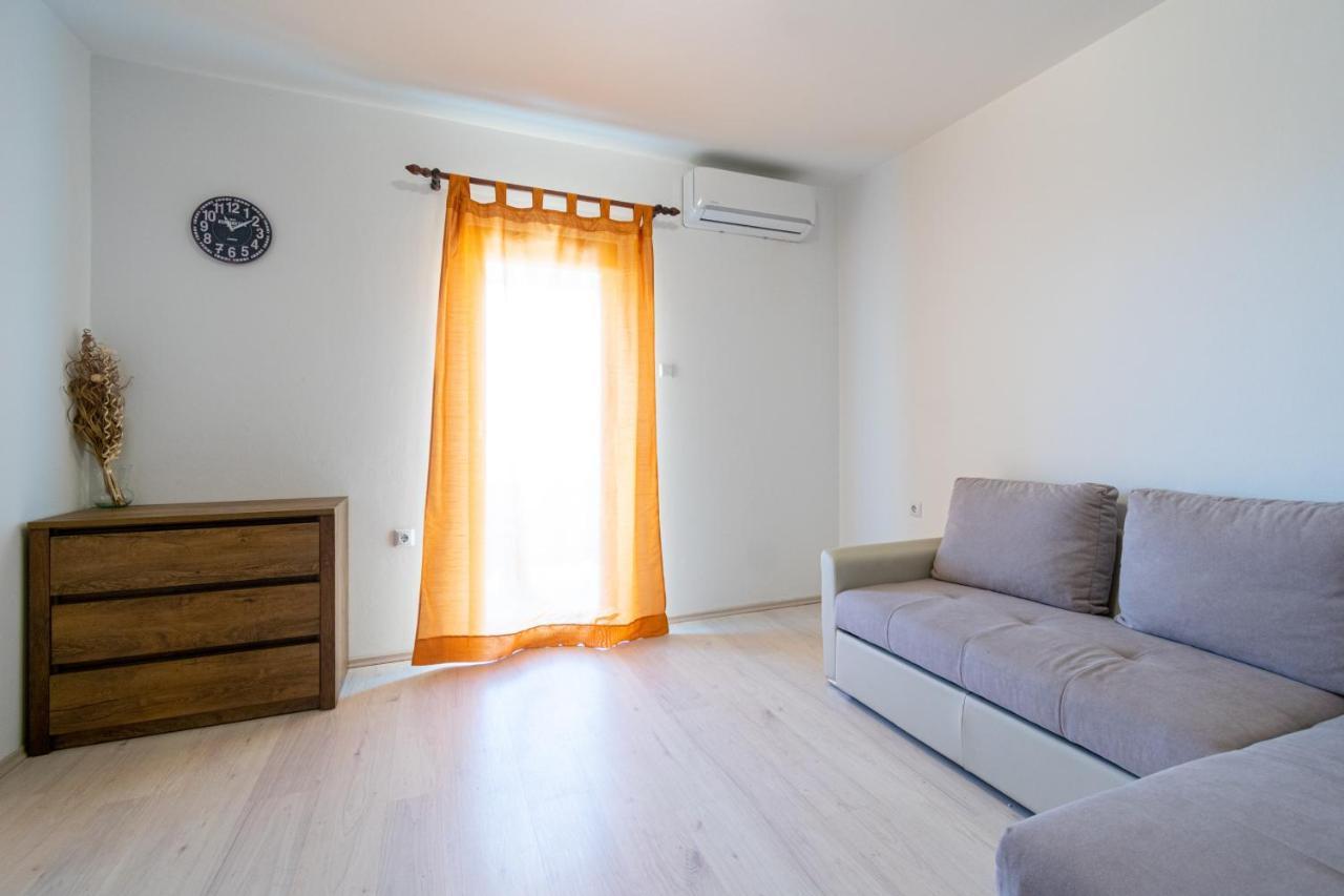 Apartments By The Sea Mandre, Pag - 3084 Kolan Zewnętrze zdjęcie