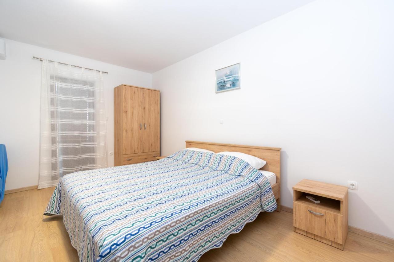 Apartments By The Sea Mandre, Pag - 3084 Kolan Zewnętrze zdjęcie