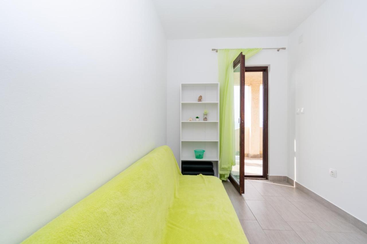 Apartments By The Sea Mandre, Pag - 3084 Kolan Zewnętrze zdjęcie